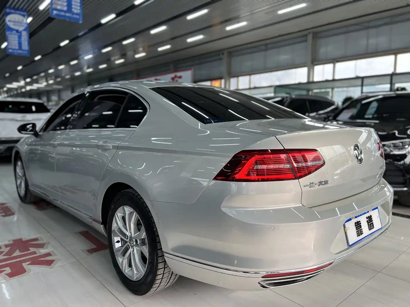 Volkswagen Magotan 2017 380TSI DSG Luxury фото 7