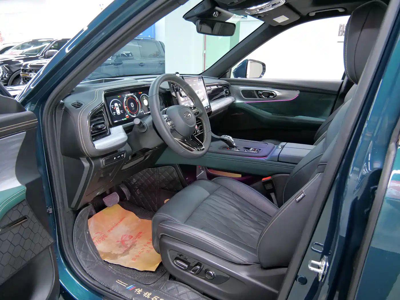 GAC Trumpchi Trumpchi GS8 2022 Dual Engine Series 2.0TM 2WD Premium Edition (6-Seater) фото 5
