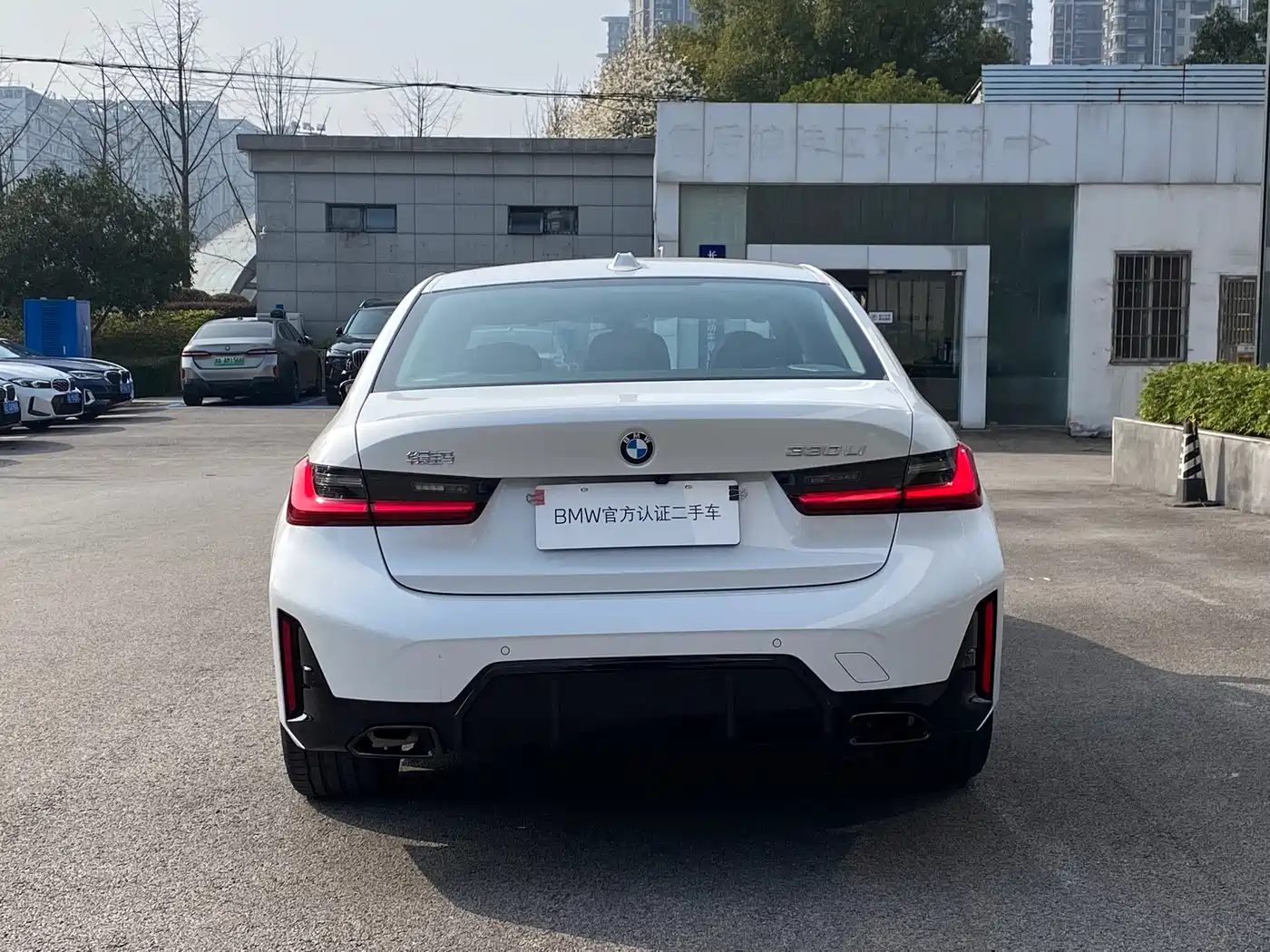 BMW 3 Series 2025 330Li M Sport Night Edition фото 7