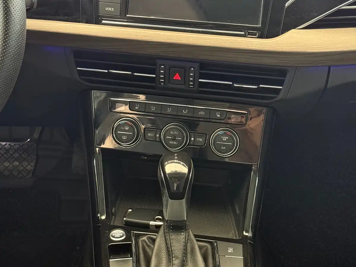 Фото 9 - Volkswagen Passat