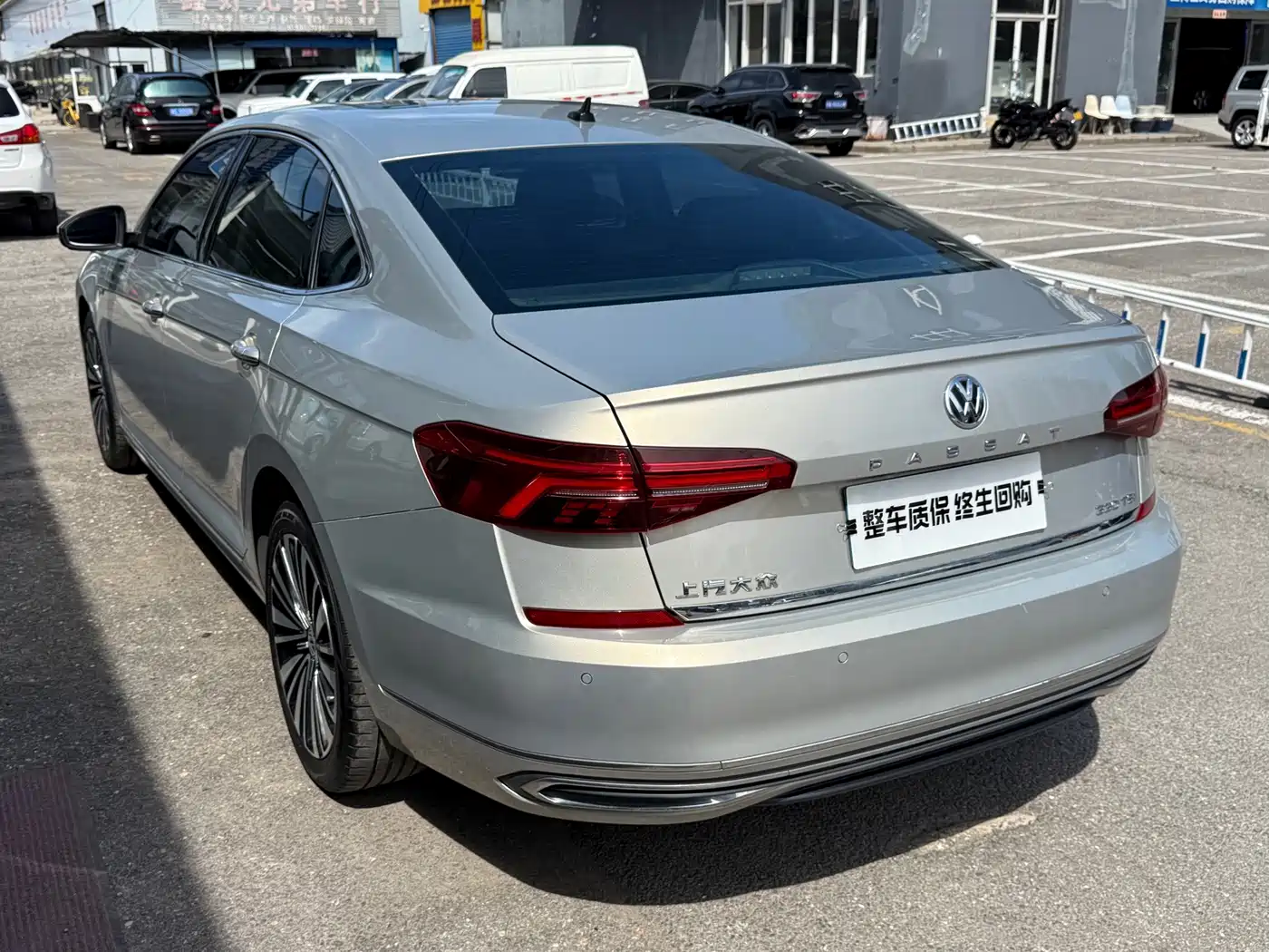 Фото 11 - Volkswagen Passat