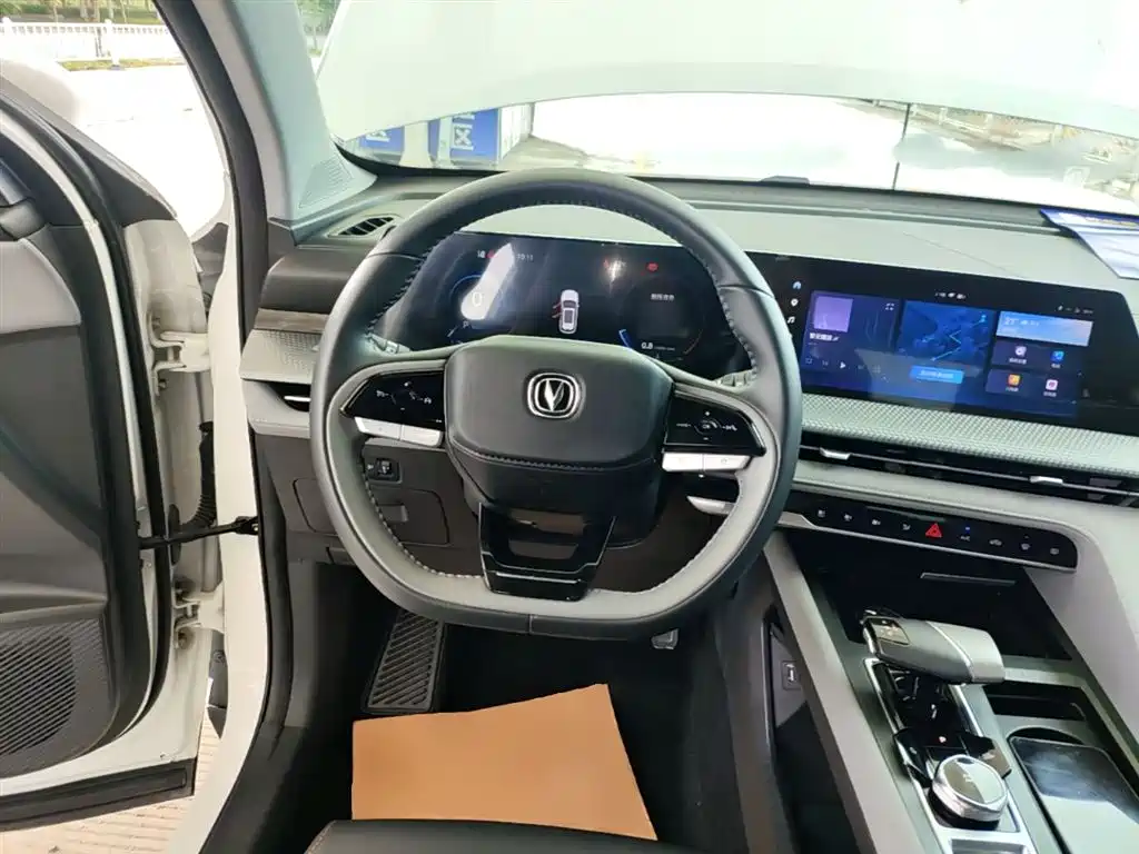 Фото 11 - Changan CS75 PLUS