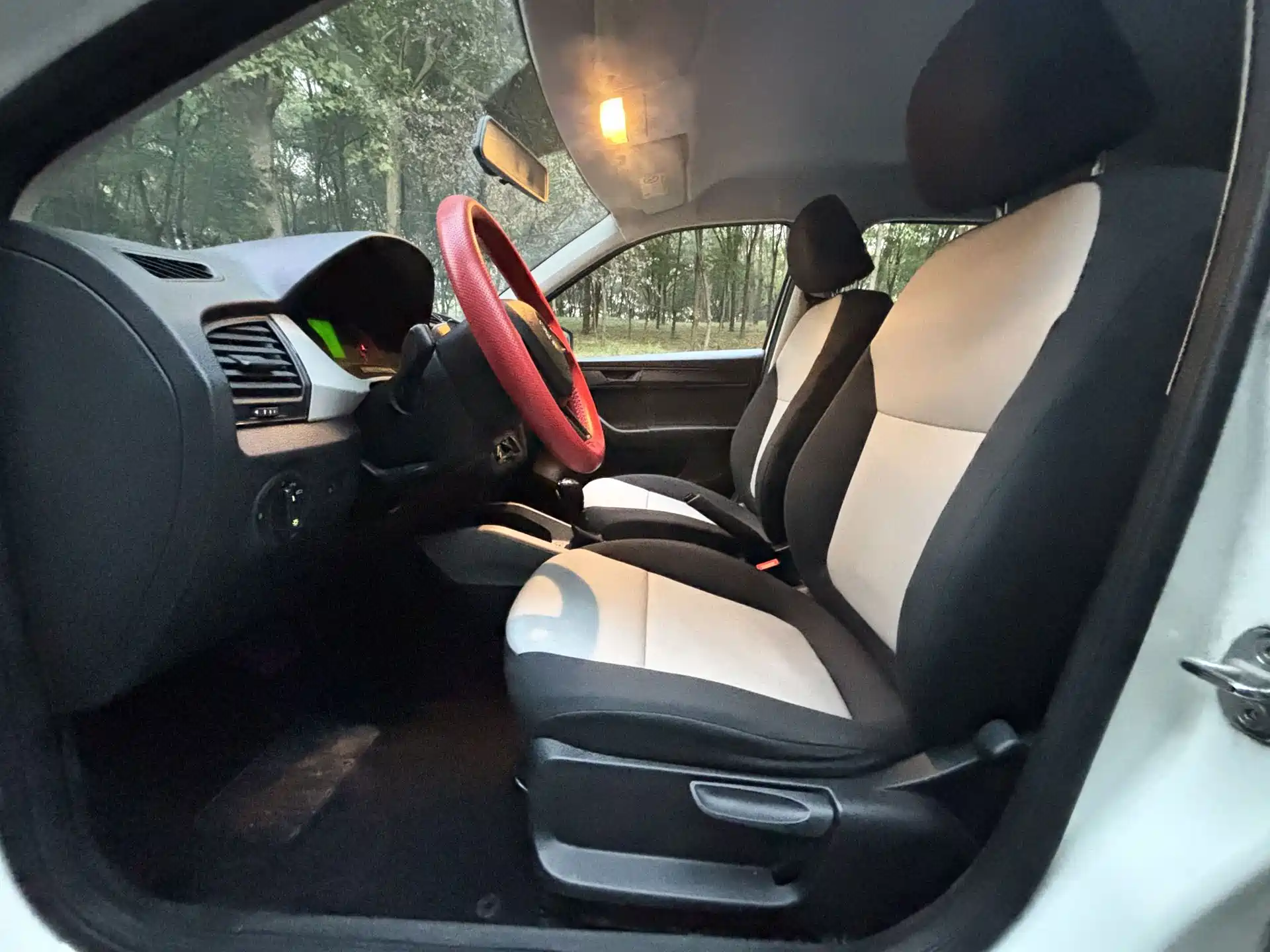Фото 7 - Škoda Fabia