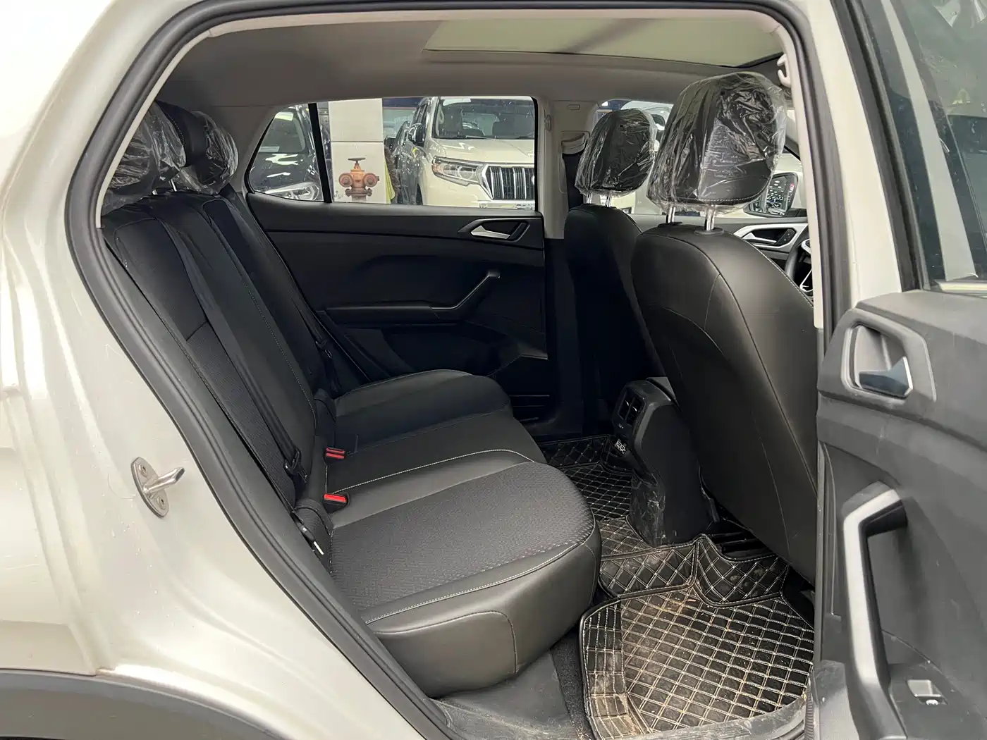 VOLKSWAGEN EXPLORING THE SHADOW