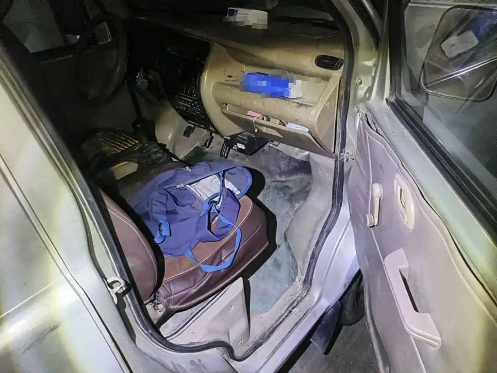 Dongfeng Xiaokang K17 2010 2009 1.0L Base Model AF10-06