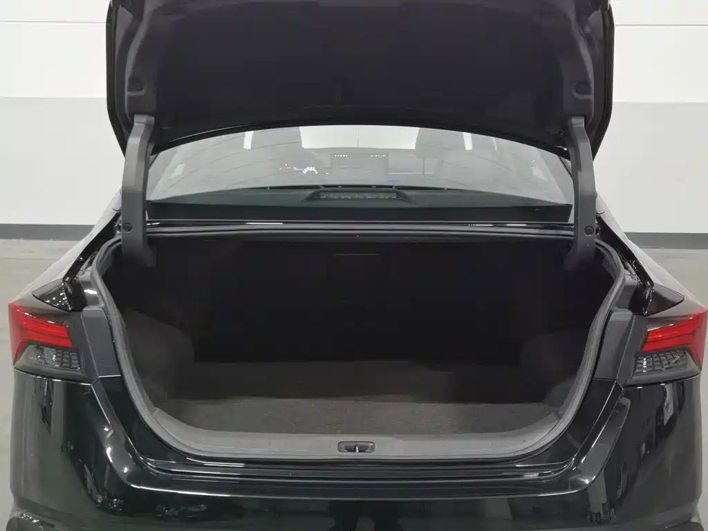 Nissan Teana 2024 2022 2.0L XL-Upr Premium Edition