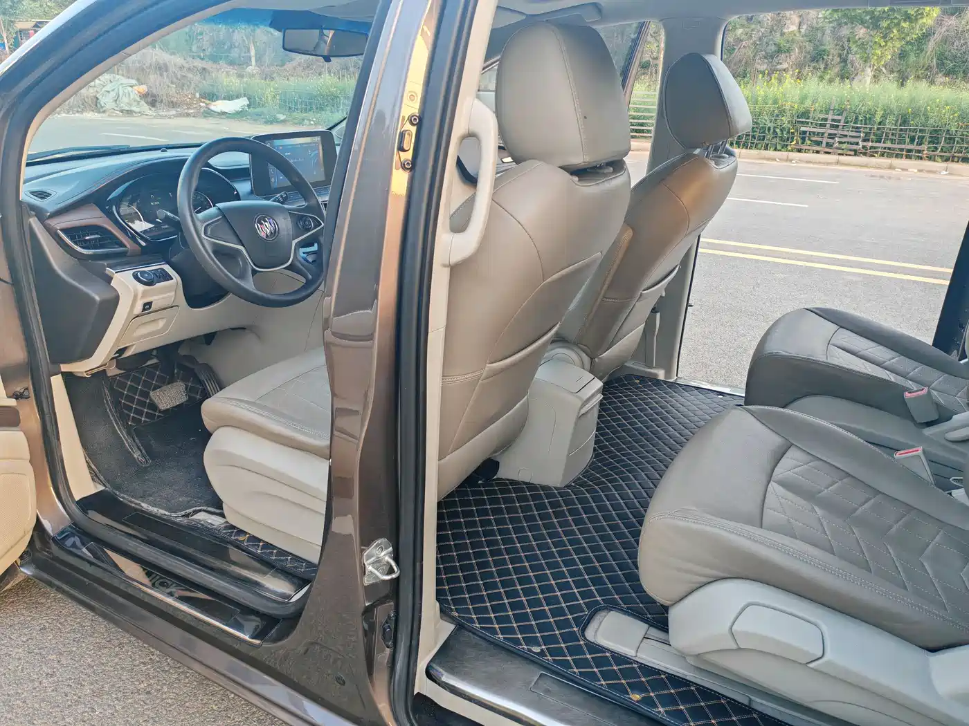 Buick GL8 2022 Land Business Class 652T Comfort фото 9