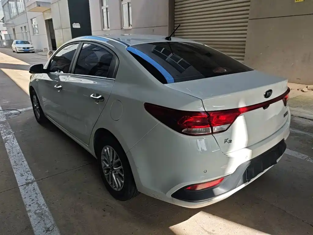 Kia K2 2017 2017 Sedan 1.4L AT GLS