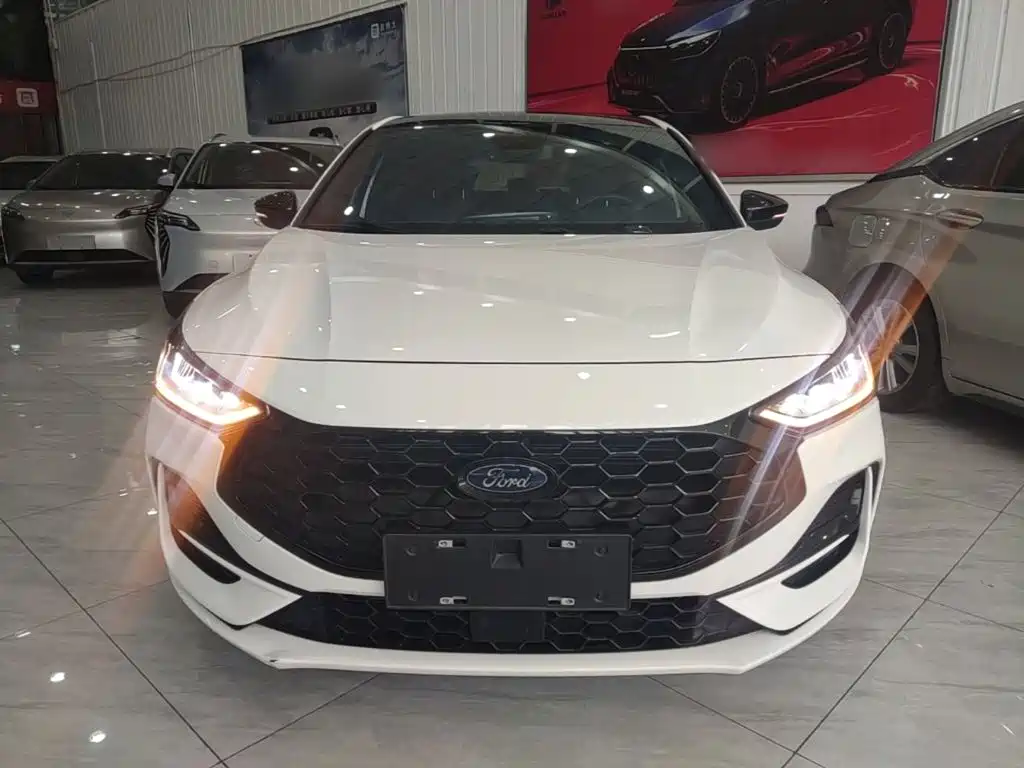 Ford Focus 2023 2022 Hatchback EcoBoost 180 Automatic ST Line