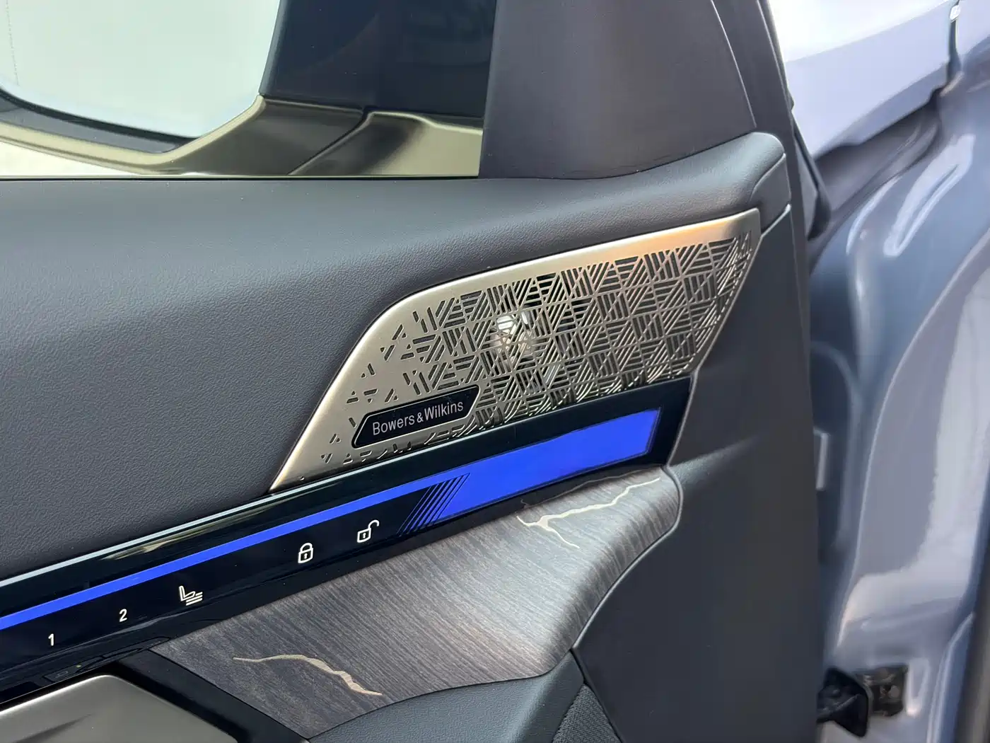 BMW 5 Series 2024 530Li Premium M Sport Package фото 9