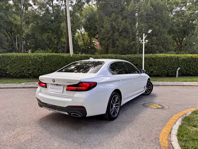 BMW 5 Series 2022 Model Second Facelift 525Li M Sport Package — фото 5