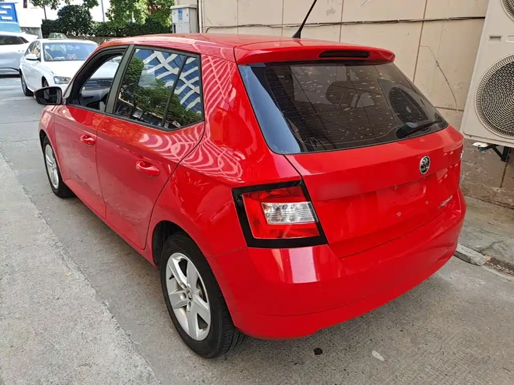 Фото 5 - Škoda Fabia