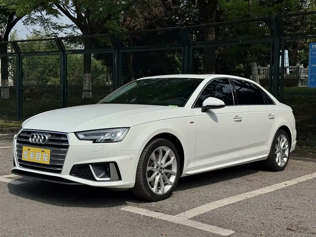 Audi A4L 2018 30th Anniversary 40 TFSI Fashion