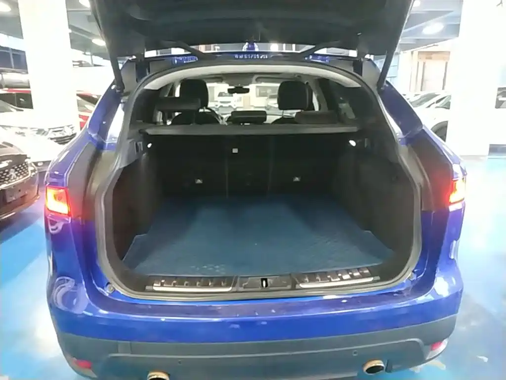 Photo 19 - Jaguar F-PACE