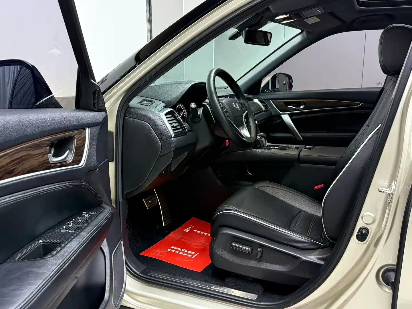 Фото 6 - Honda UR-V