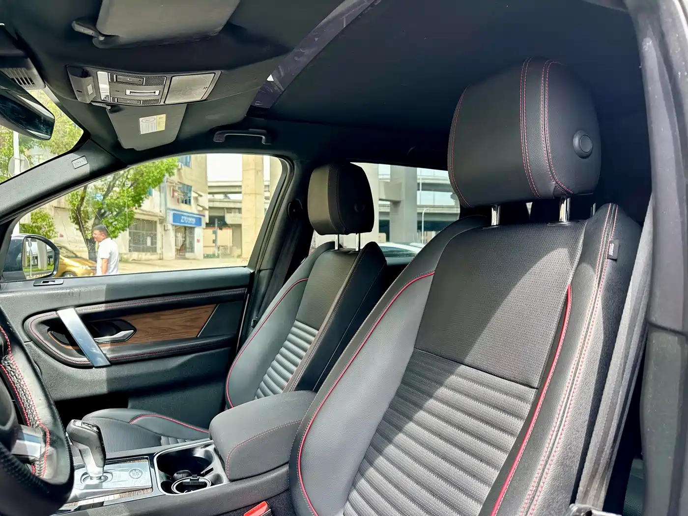 LAND ROVER DISCOVER SPORTS