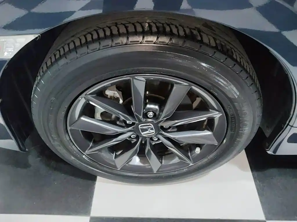 Фото 23 - Honda Civic