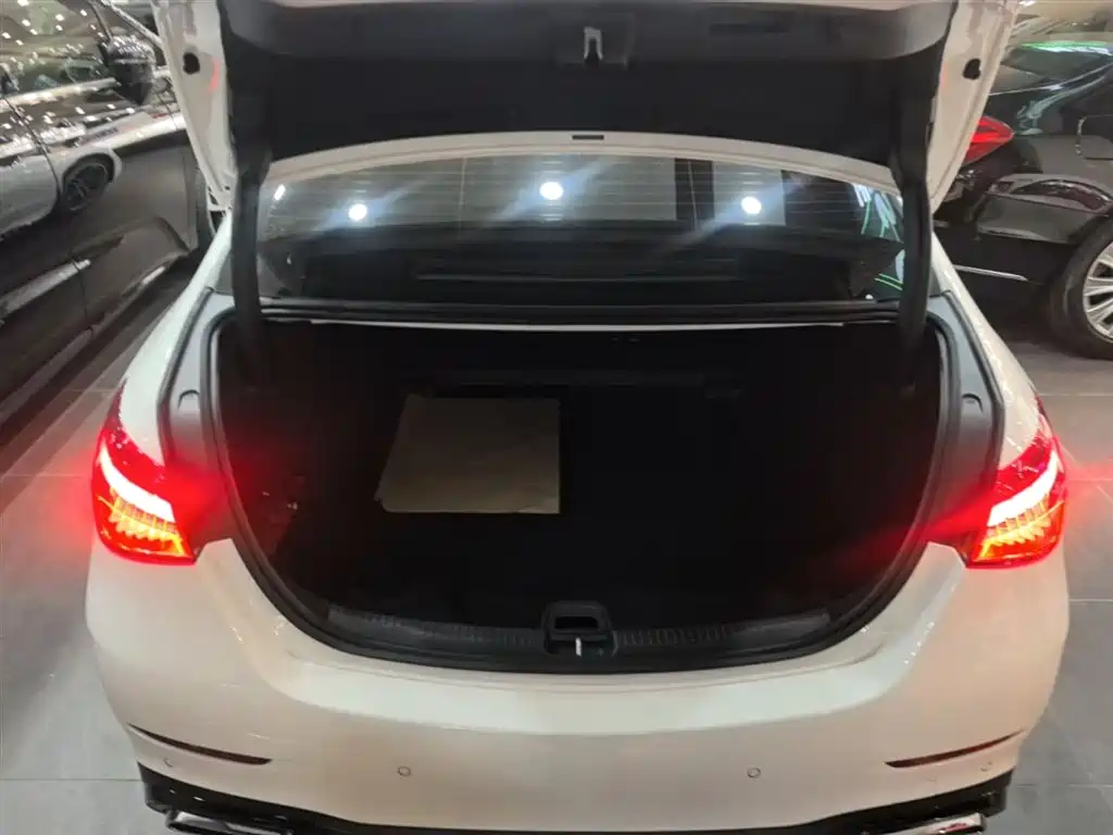 Mercedes-Benz C-Class 2024 Facelift III C 260 L Night Sport Edition фото 19