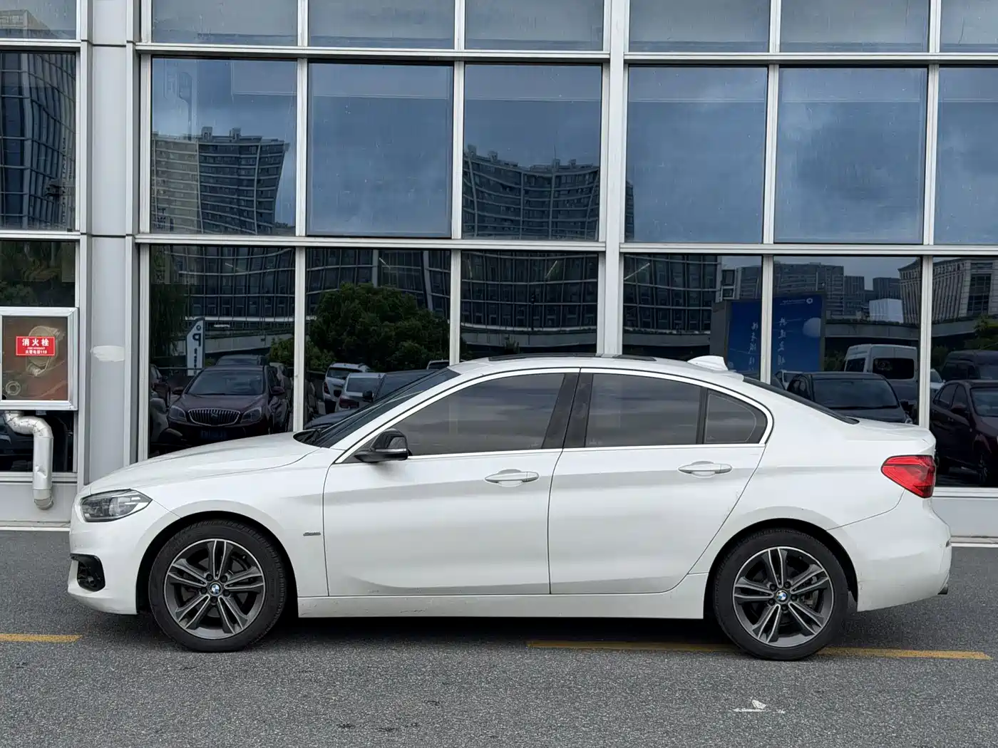 Фото 3 - BMW 1 Series