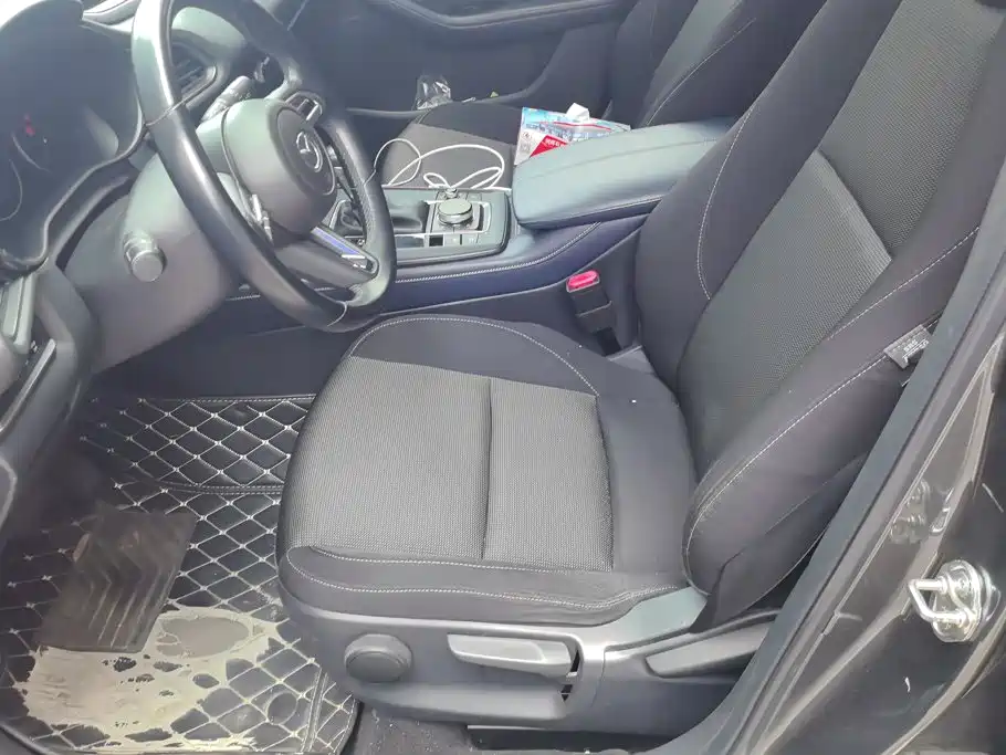 Photo 9 - Mazda CX-30