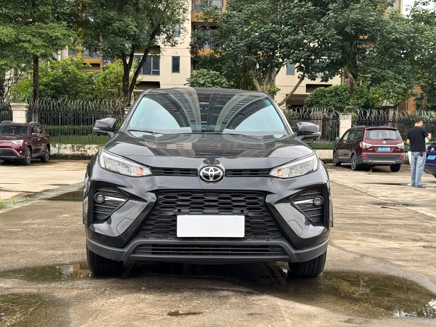 Toyota Wildlander 2022 2.0L CVT FWD Leading Edition фото 2