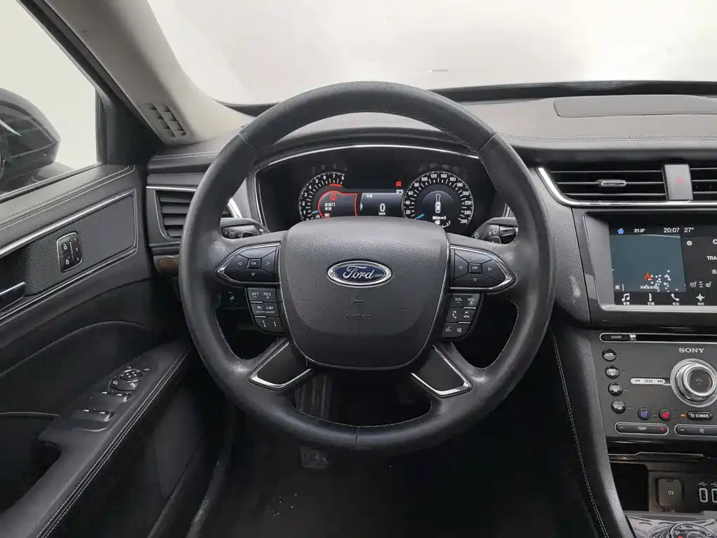 Photo 11 - Ford Taurus