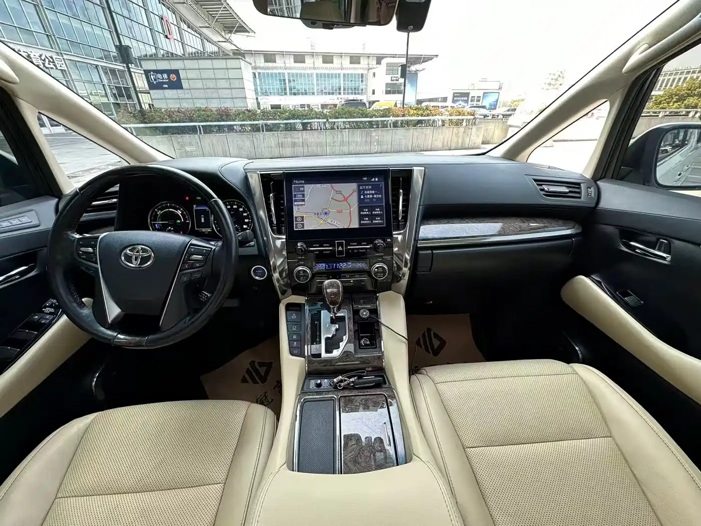 Toyota Vellfire 2021 Crown Hybrid 2.5L HV Premium Edition фото 12