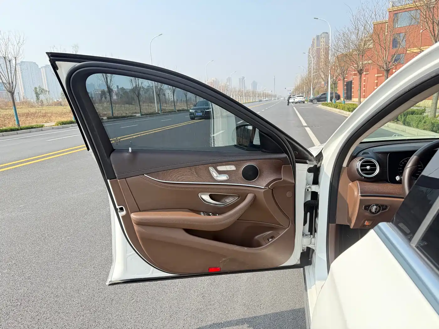 Mercedes-Benz E-Class 2020 E 260 L фото 3