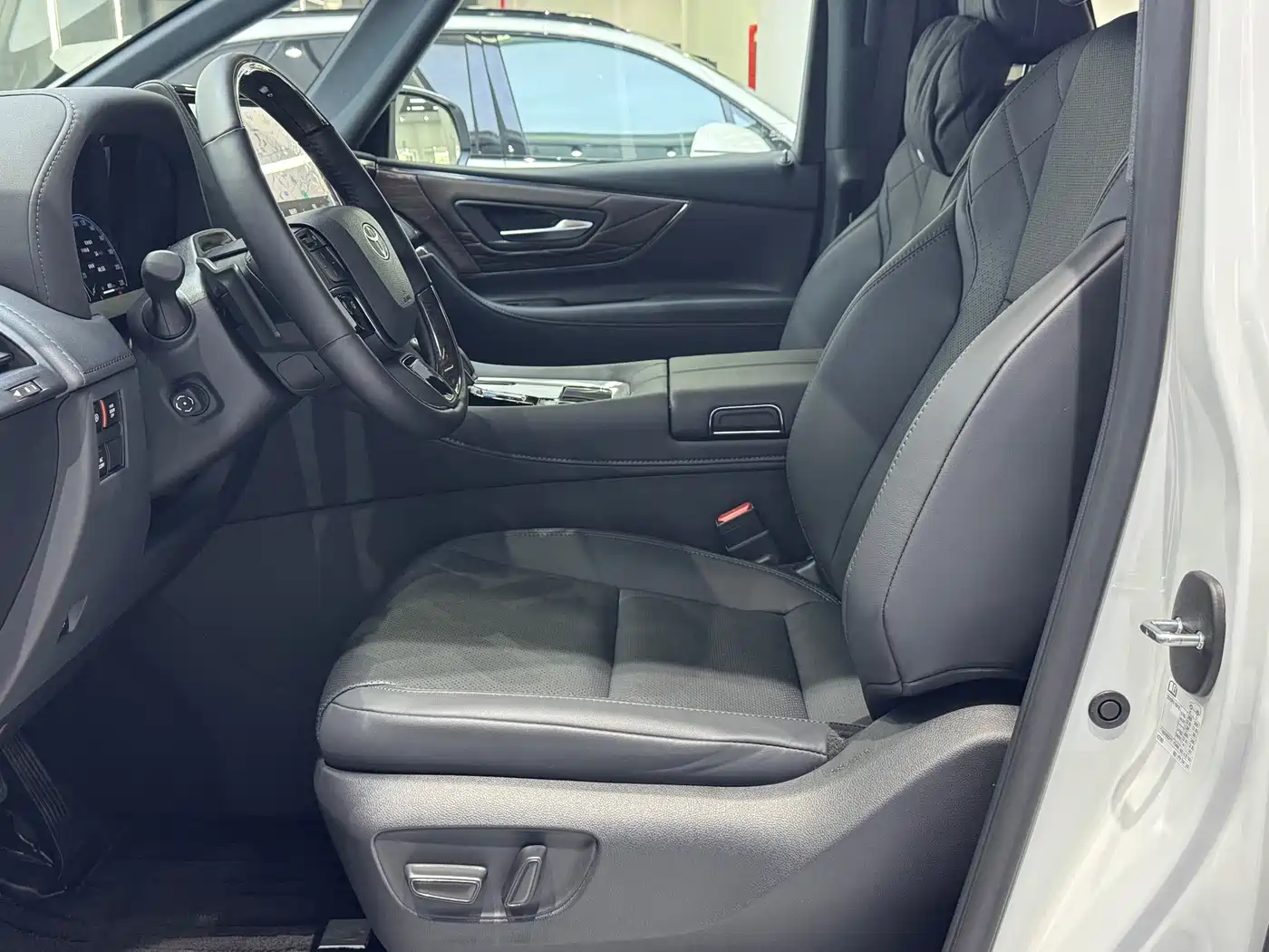 Toyota Alphard 2026 2024 Hybrid 2.5L Ultimate Enjoyment Edition