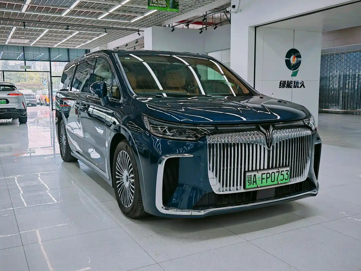 Voyah Auto Voyah Dreamer 2025 PHEV AWD Flagship Kunpeng Edition фото 3