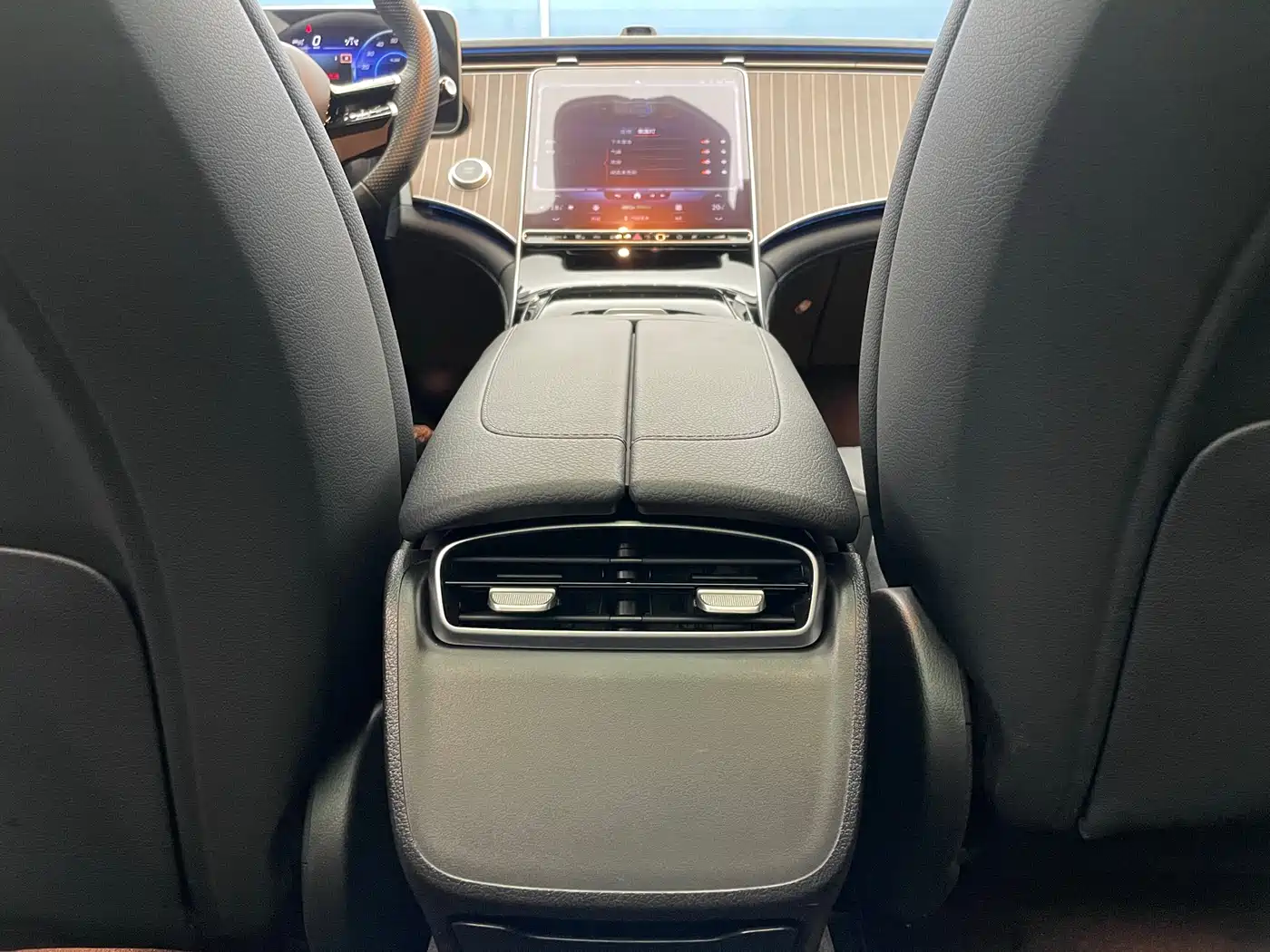 Mercedes-Benz EQE 2022 350 Pioneer Edition фото 18