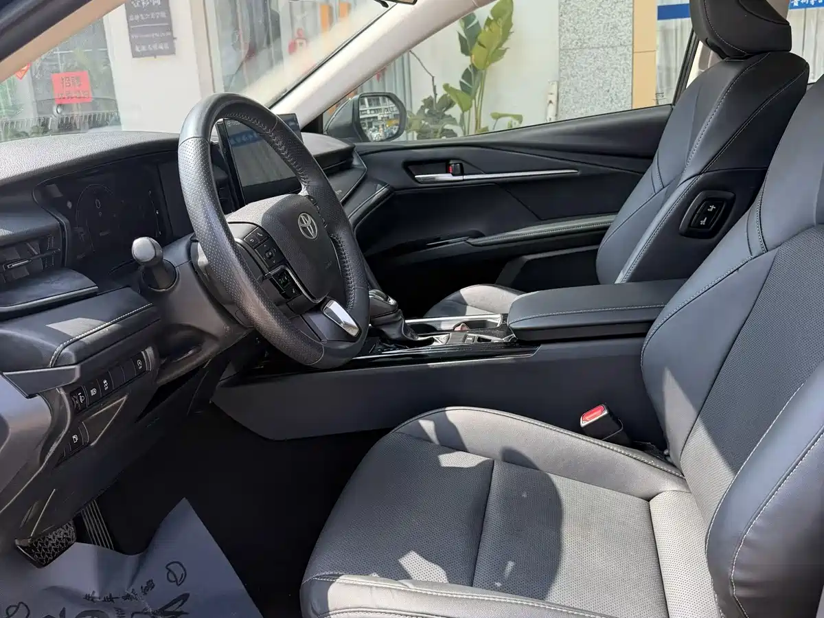 Toyota Camry 2024 2.0G Premium Edition фото 4