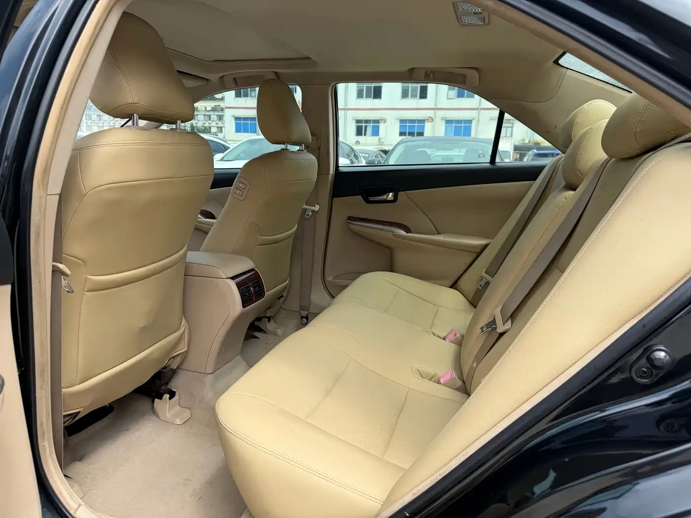 Фото 8 - Toyota Camry