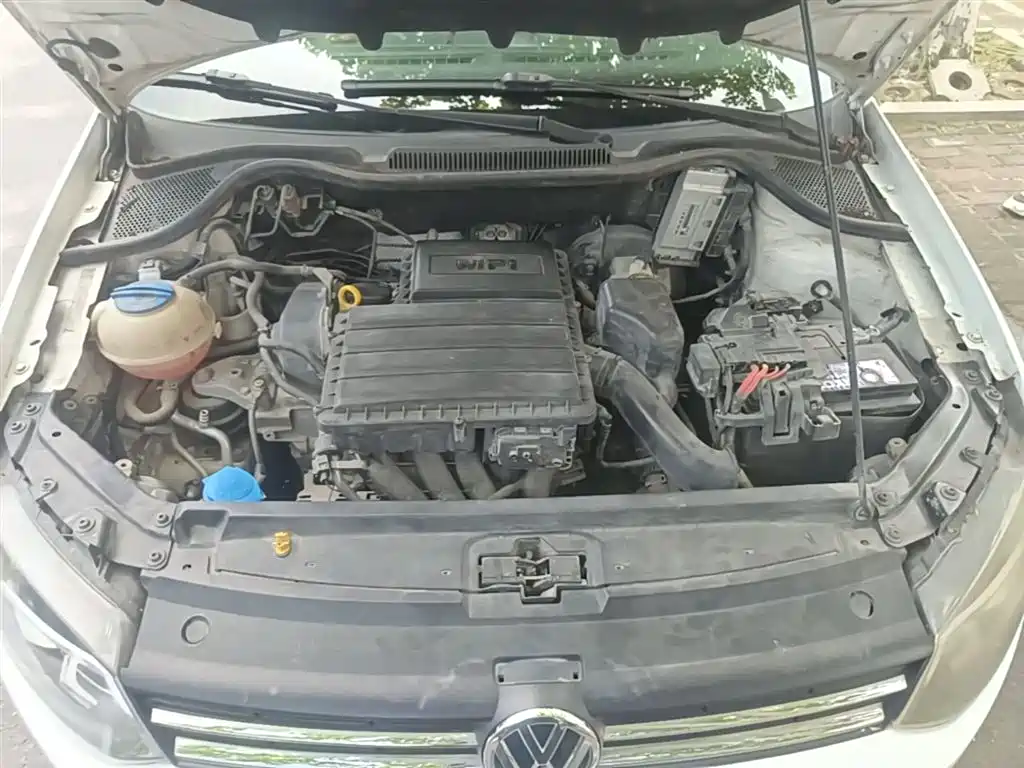 Volkswagen Polo 2016 1.4L Automatic Trend фото 16