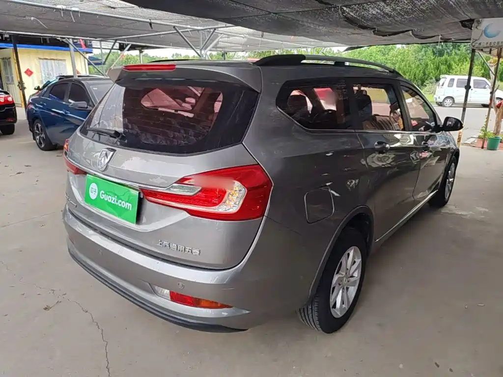 Baojun 310W 2017 2017 1.5L Manual Fashion Edition (China V)