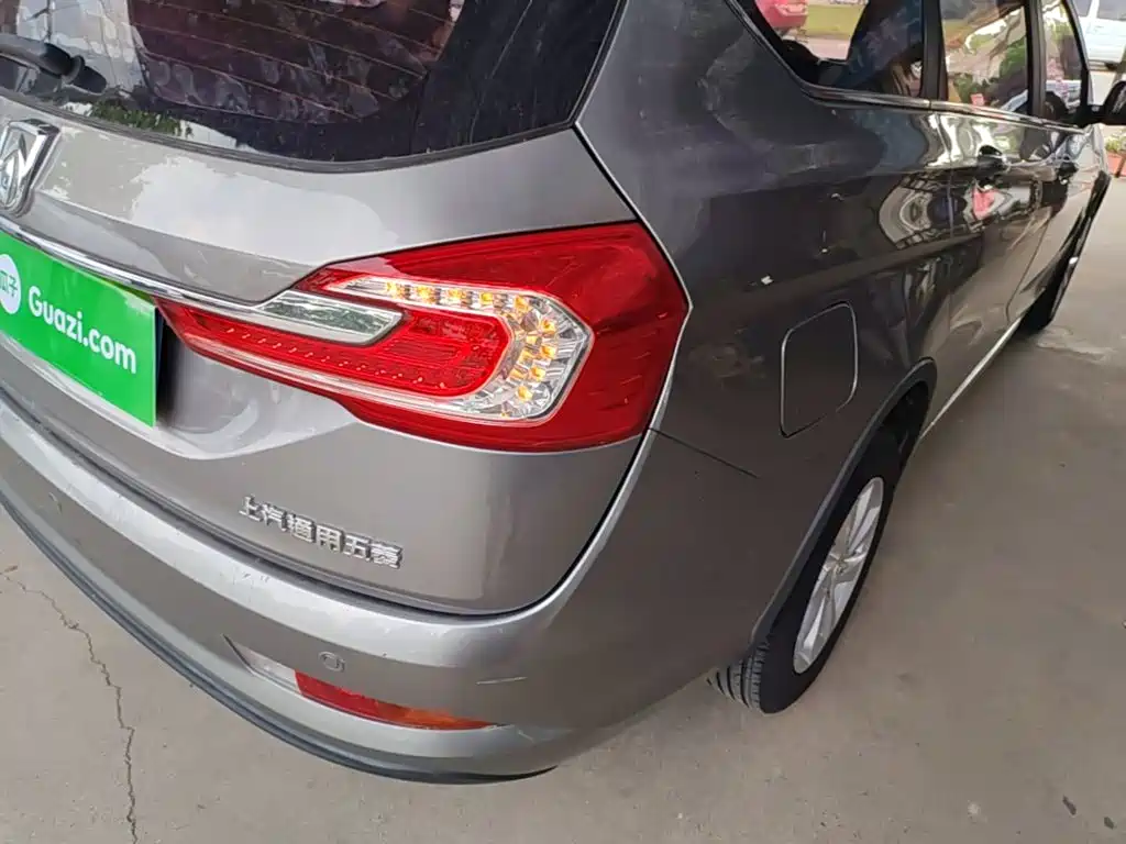 Baojun 310W 2017 2017 1.5L Manual Fashion Edition (China V)