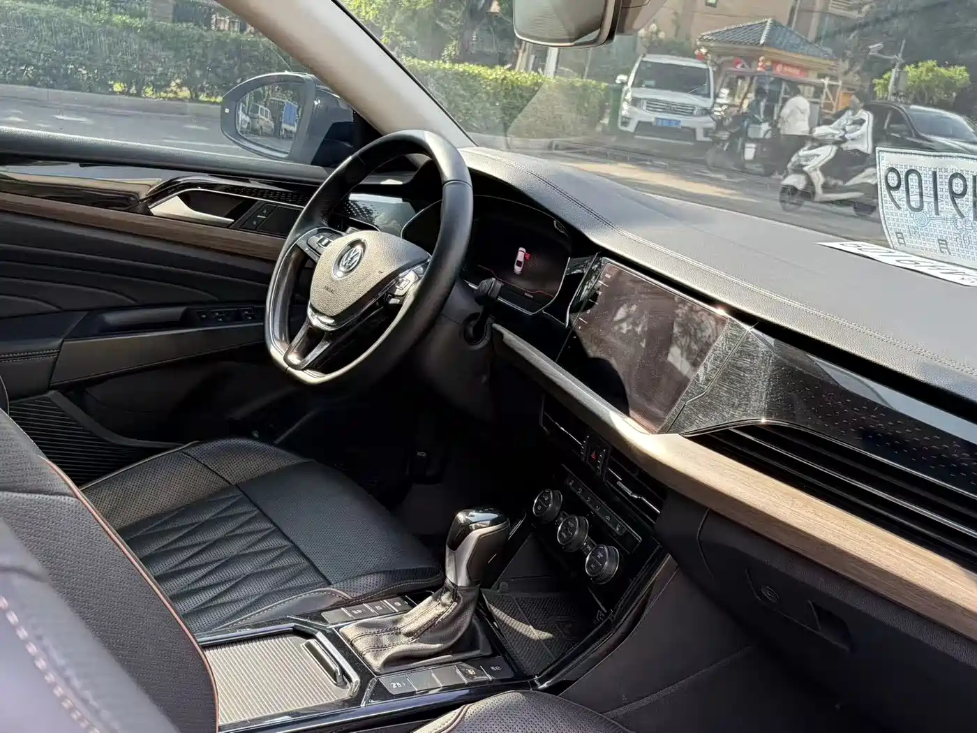 Volkswagen Passat 2019 330TSI Premium Edition China V фото 9