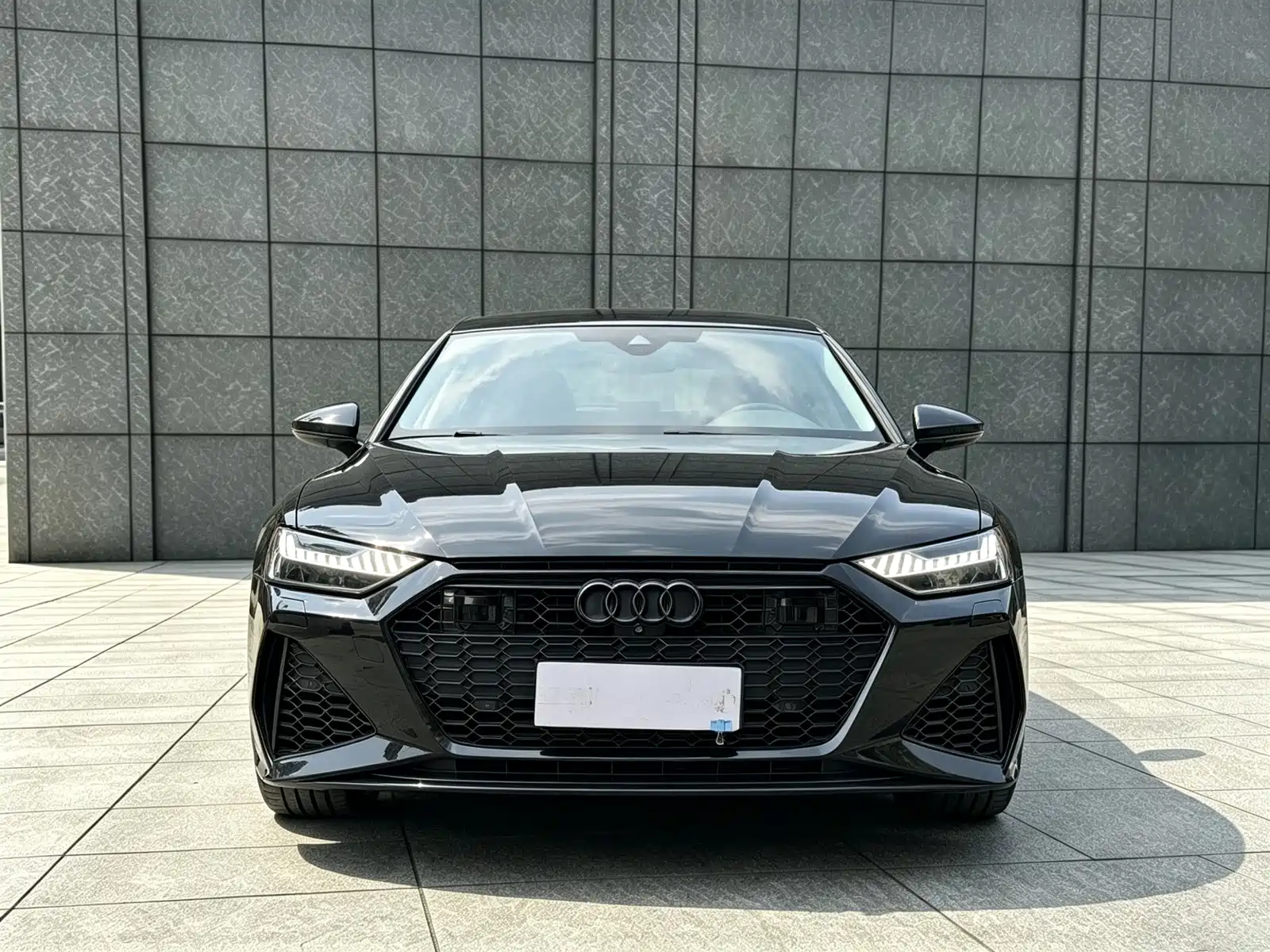Фото 3 - Audi A7L
