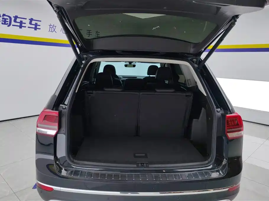 Volkswagen Teramont 2020 330TSI 2WD Luxury China VI фото 4