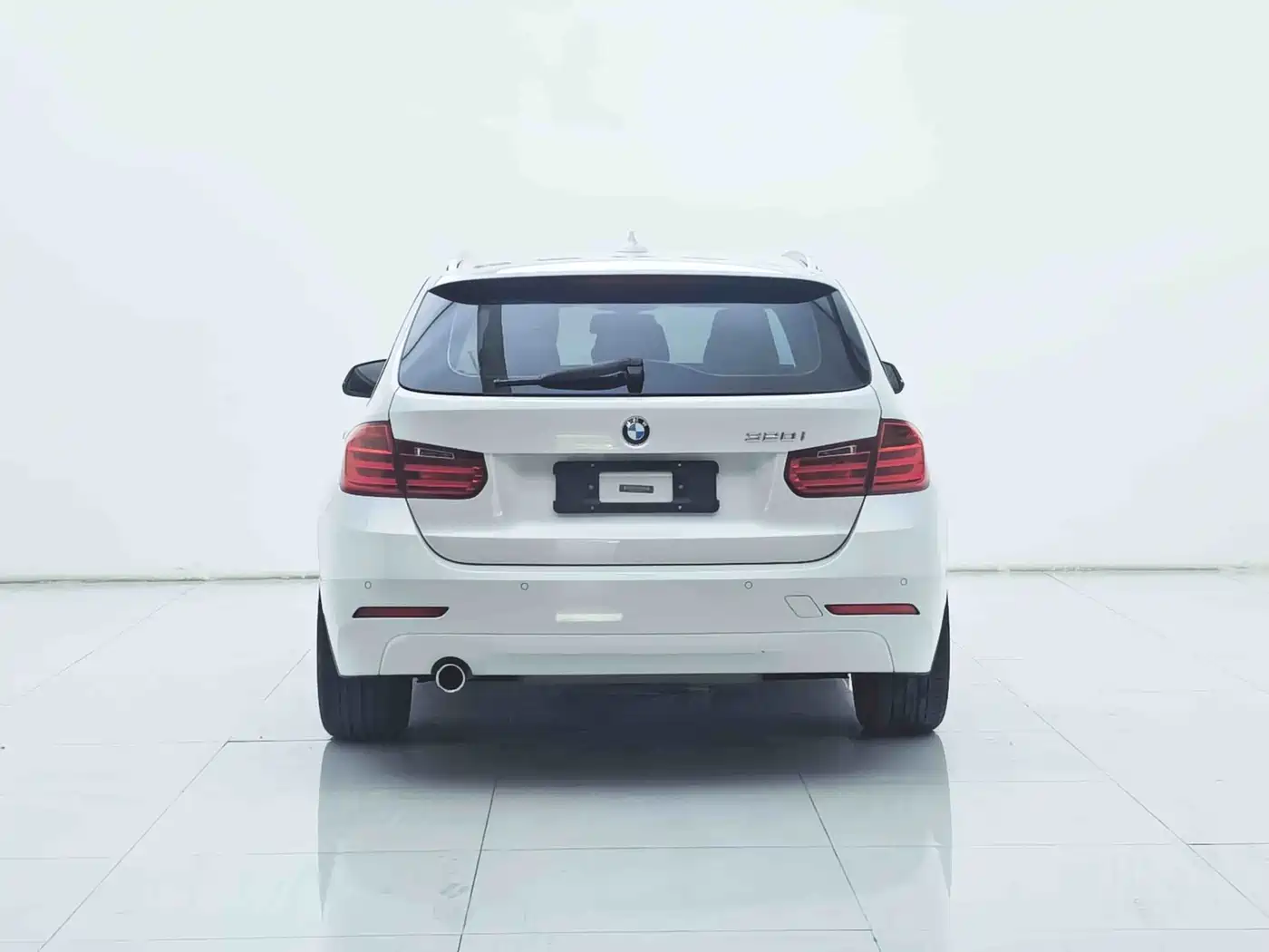 BMW 3 Series (Import) 2013 320i Sport Design Package Touring фото 17
