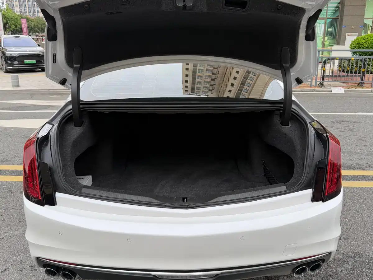 CADILLAC CT6