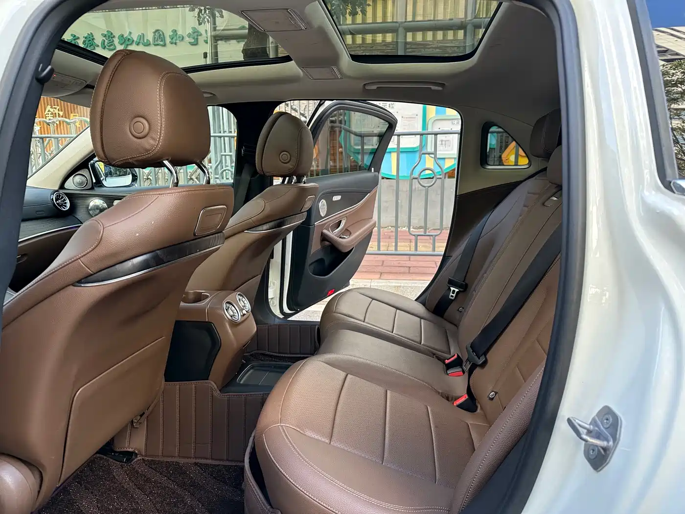 Mercedes-Benz E-Class 2020 E 300 L Sport Fashion Model фото 7