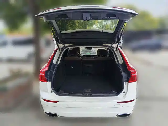 Volvo XC60 2019 T5 AWD Zhi Yi Edition China V — фото 5