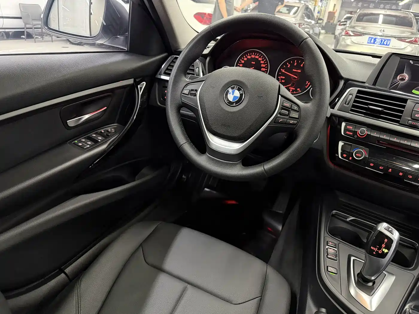 BMW 3 Series 2017 318Li Fashion фото 10