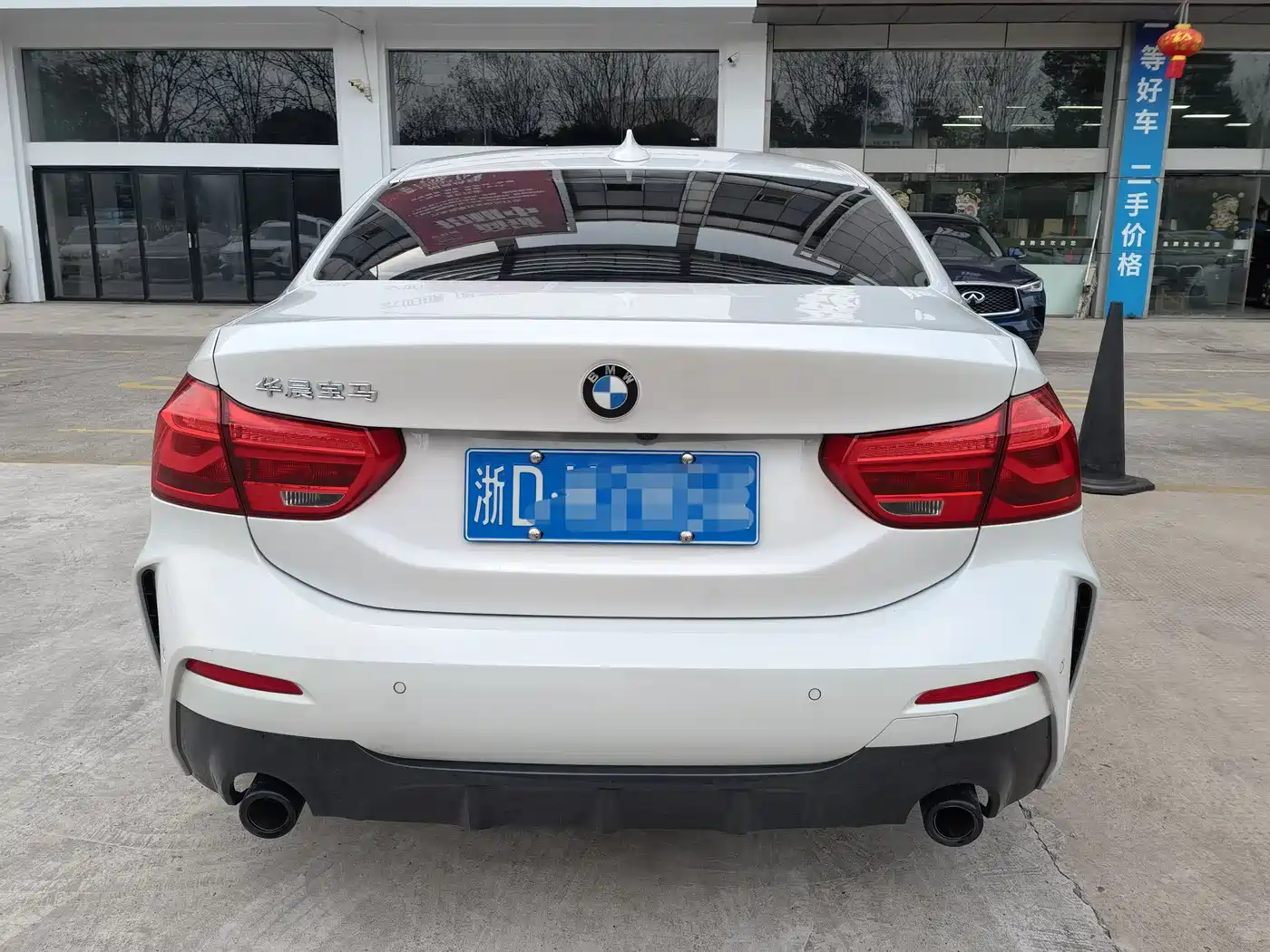 BMW 1 Series 2022 120i M Sport Shadow Edition фото 5