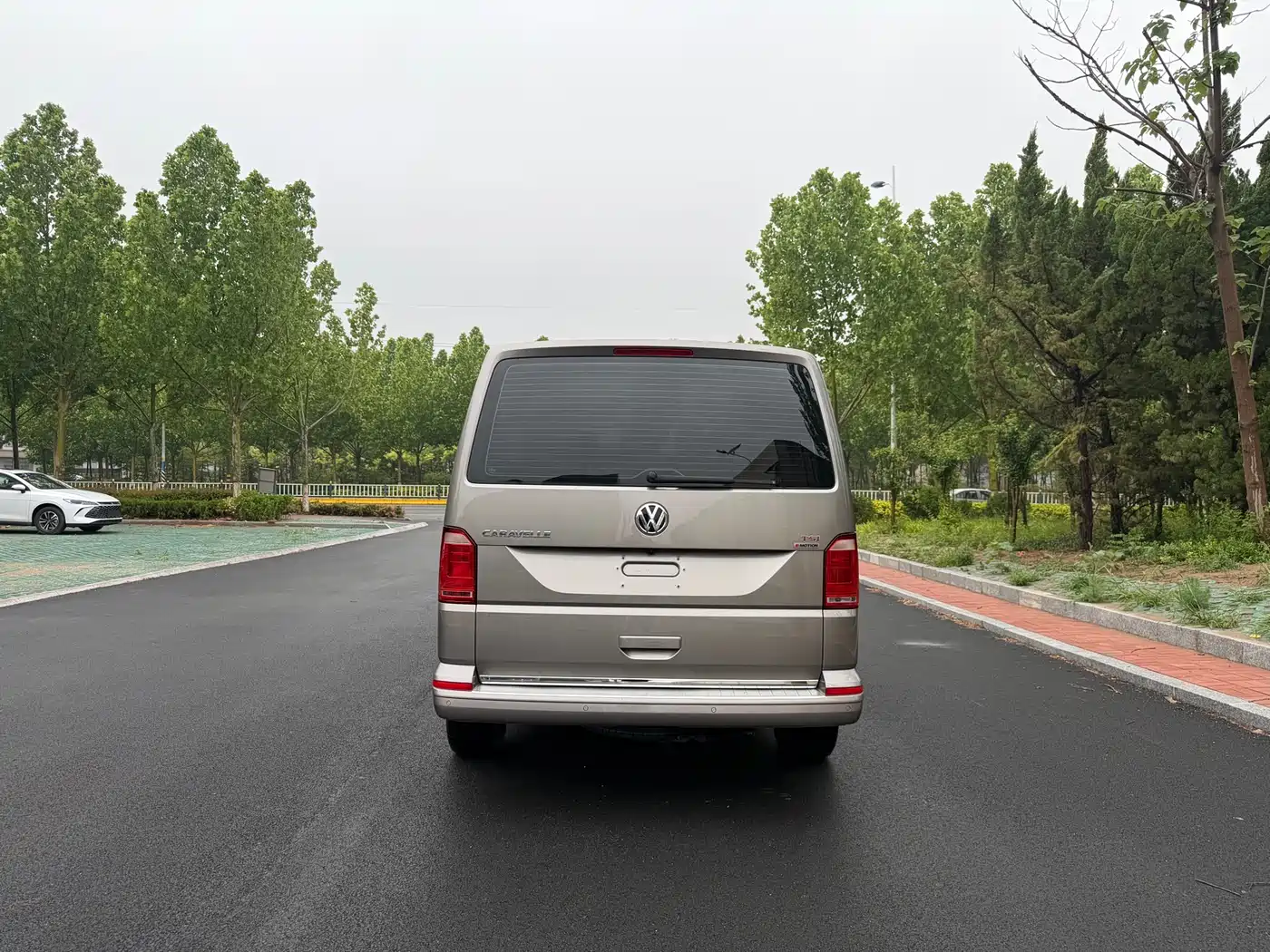 Volkswagen Caravelle 2017 2.0TSI 4WD Comfort 8-Seater фото 6