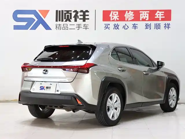 Lexus UX 2020 200 Special Edition — фото 5