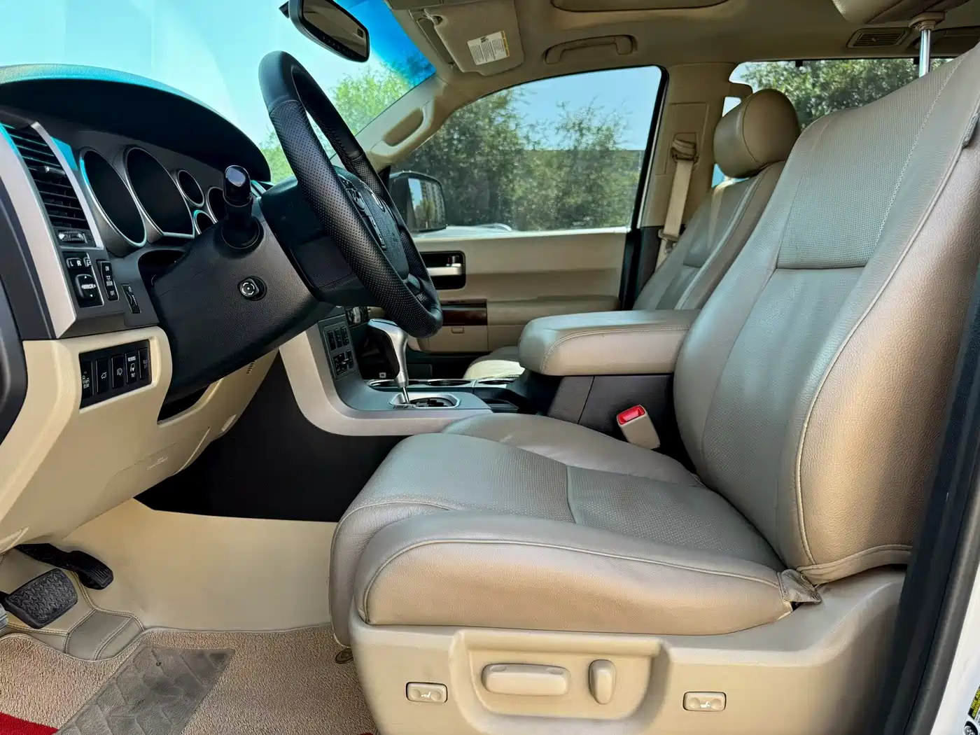 Toyota Sequoia 2012 2010 5.7 Platinum Edition