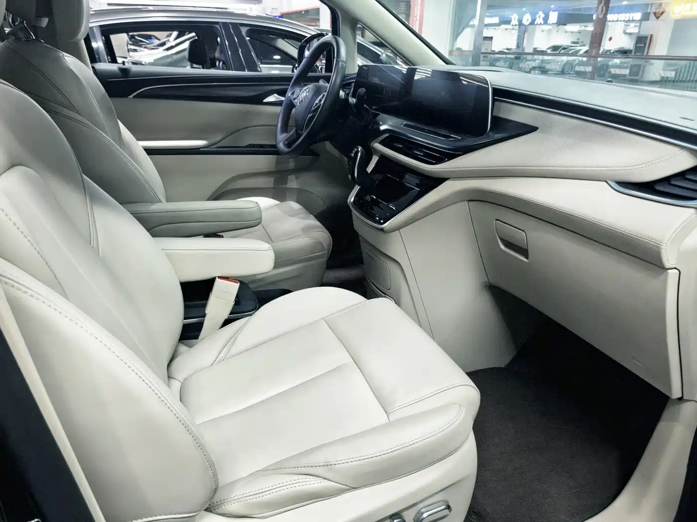 Фото 4 - Buick GL8