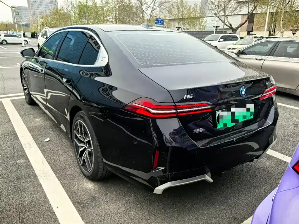 BMW I5